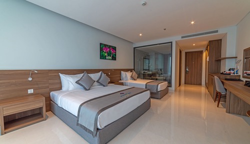 Deluxe Ocean View Triple