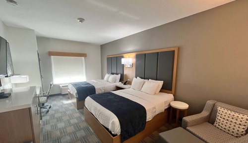 Suite, Multiple Beds (2 TVs)