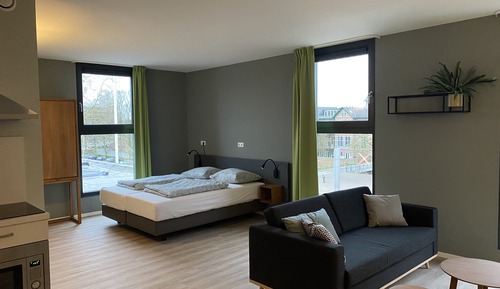 Deluxe Studio