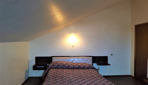 Room, 3 Bedrooms
