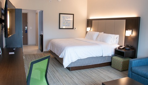 Standard Room, 1 King Bed (Extra Floor Space)