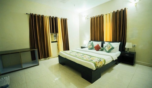 Deluxe Studio