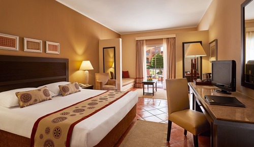 Junior Suite, 1 Queen Bed, Garden View
