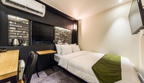 Room (Cozy Room Event No Parking)