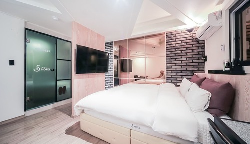 Room (Massage bed room)