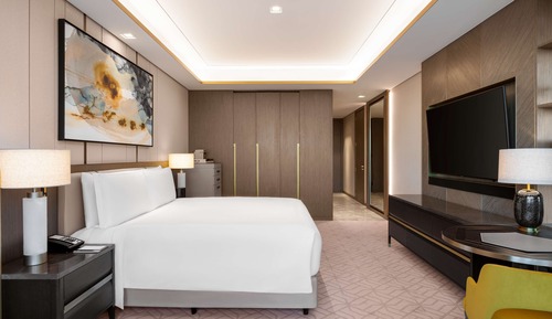 Deluxe Room, 1 King Bed, Accessible