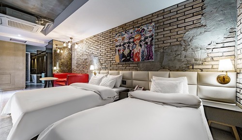 Room (Suite (Netflix Wave Access + Twin Roo)