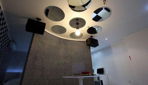 Room (VIP-S)