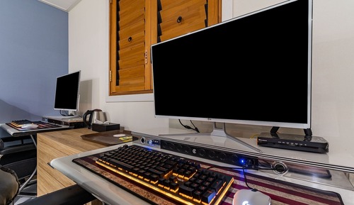 Room (VIP - Pool Table or 2PC Room Random a)