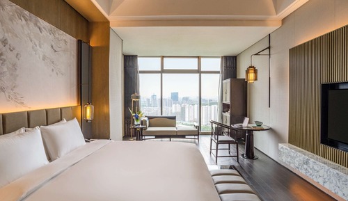 Luxury Room, 1 King Bed (Club)