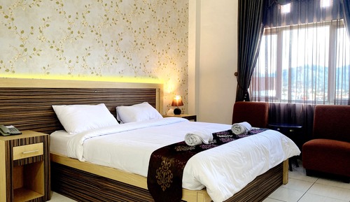 Junior Room, 1 King Bed