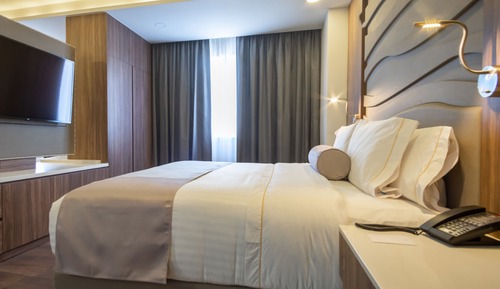 Junior Room, 1 King Bed, Non Smoking, City View