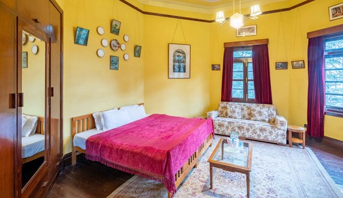 Royal Studio Suite