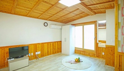 Room (Building B Daeyasan (1F))