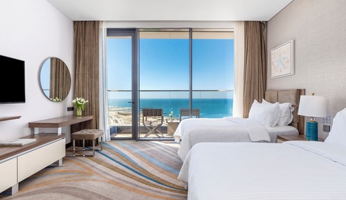 Deluxe Room Twin Beds
