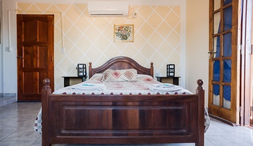 Elite Triple Room