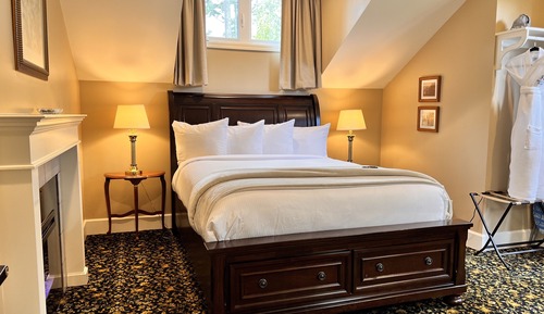 Traditional Queen Room upstairs