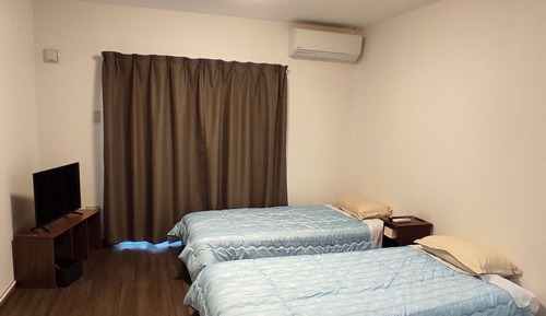 Basic Twin Room, 2 Twin Beds, Non Smoking, Refrigerator