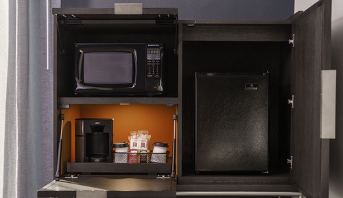 Room, 1 King Bed (Mobility Accessible, Roll-In Shower)