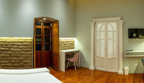 Deluxe Room, 1 Queen Bed, Balcony