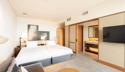 Premier Ocean View Twin,13 years or older, Non Smoking