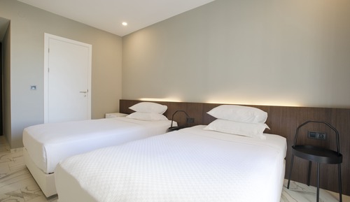 Premium Twin Room, Private Bathroom, Garden View