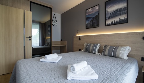 Apartment (C 19)