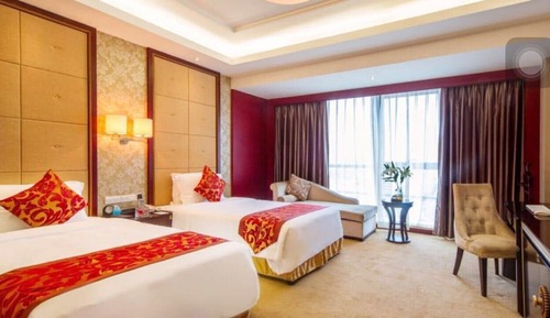 Room, 2 Twin Beds, Smoking, Park View