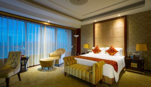 Room, 1 King Bed, Smoking, Park View