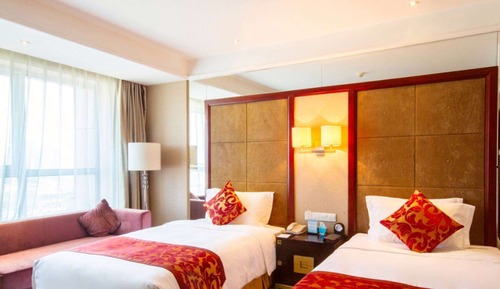Suite, 2 Twin Beds, Smoking (High Floor)