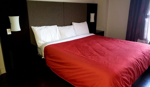 Luxury Suite, 1 King Bed, River View
