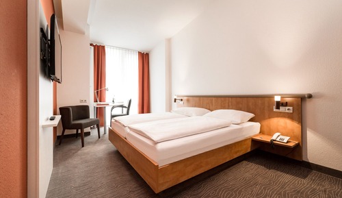 Comfort Double Room, 1 King Bed, Non Smoking, Courtyard View