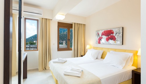 Three-Bedroom Villa - Split Level