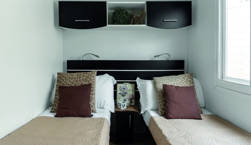 Mobile Home (6 adults)