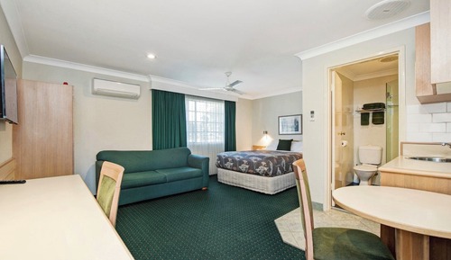 Deluxe Suite, 1 Bedroom, Non Smoking, Kitchenette (Queen Deluxe)