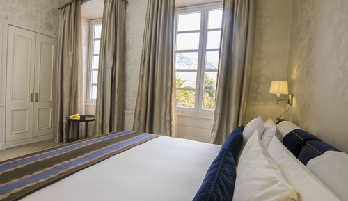 Deluxe Room, 1 King Bed
