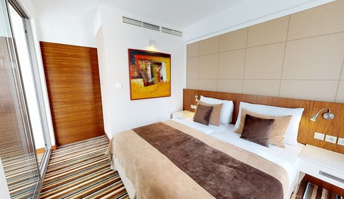 Senior Suite, 1 Bedroom, Bathtub, Corner