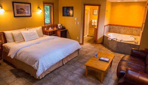 Luxury Single Room, 1 King Bed, Fireplace, Garden Area (ROWLAND SUITE)