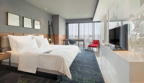 Deluxe Room, 1 King Bed, City View