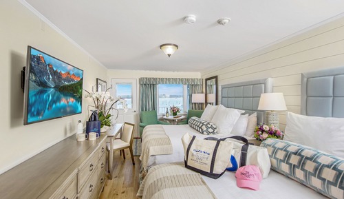Grand Room, 2 Queen Beds, Patio, Garden View