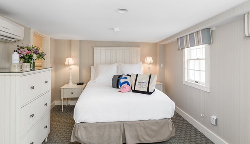 Traditional Room, 1 Queen Bed, Vineyard View