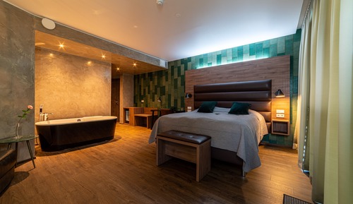 Panoramic Suite, Lake View, Corner