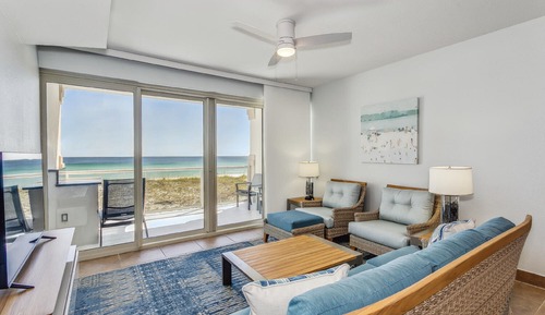 Condo, 1 Bedroom, Beach View, Beachfront (Beach Chairs Included)