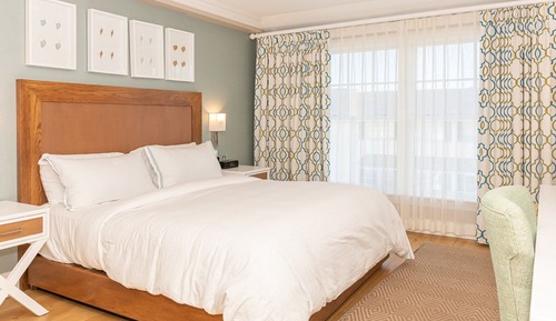 Standard Room, 1 King Bed, City View (Town View King)