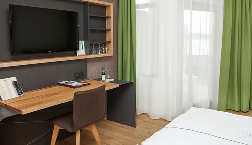 Deluxe Double Room, 1 Queen Bed, Non Smoking, Mountainside