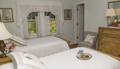 Room (Four)