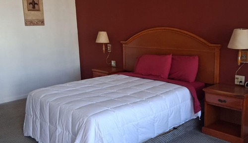 Deluxe Room, 1 Queen Bed, Non Smoking