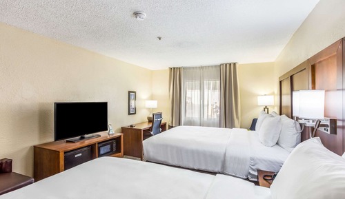 Room, 2 Queen Beds, Accessible, Non Smoking (Roll-In Shower)