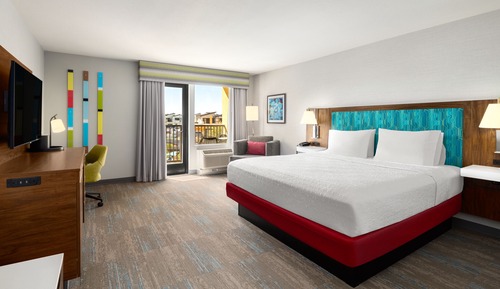 Room, 1 King Bed, Refrigerator & Microwave (Balcony)