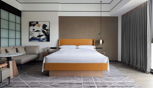 Club Room, 1 King Bed, Mountain View (Club Deluxe)